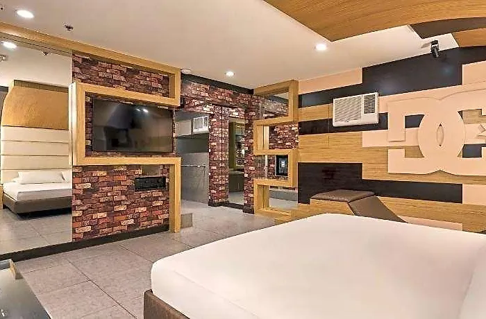 Hotel Victoria Court Pinas Manila