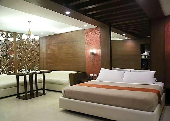Victoria Court Pinas