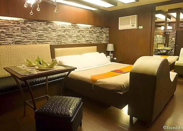 Hotel Victoria Court Pinas 3*