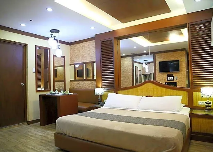 Victoria Court Pinas Hotel