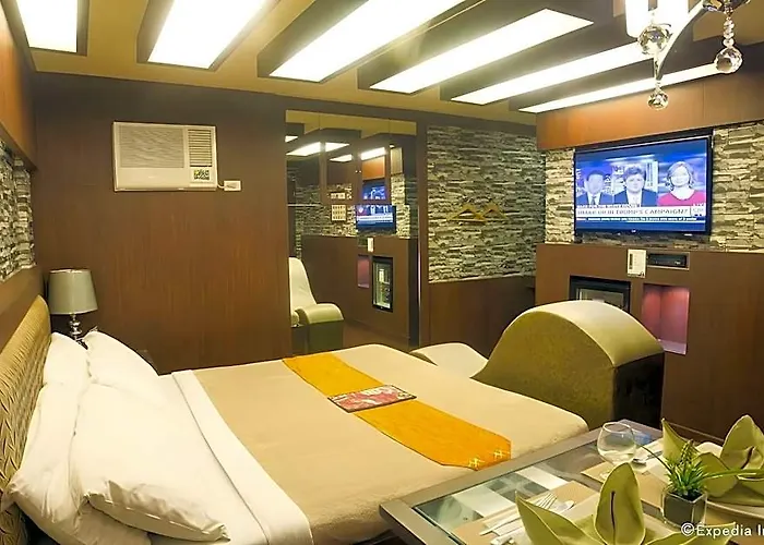 Hotel Victoria Court Pinas 3*