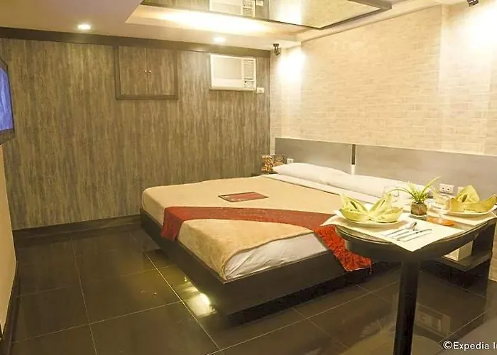 Victoria Court Pinas Hotel